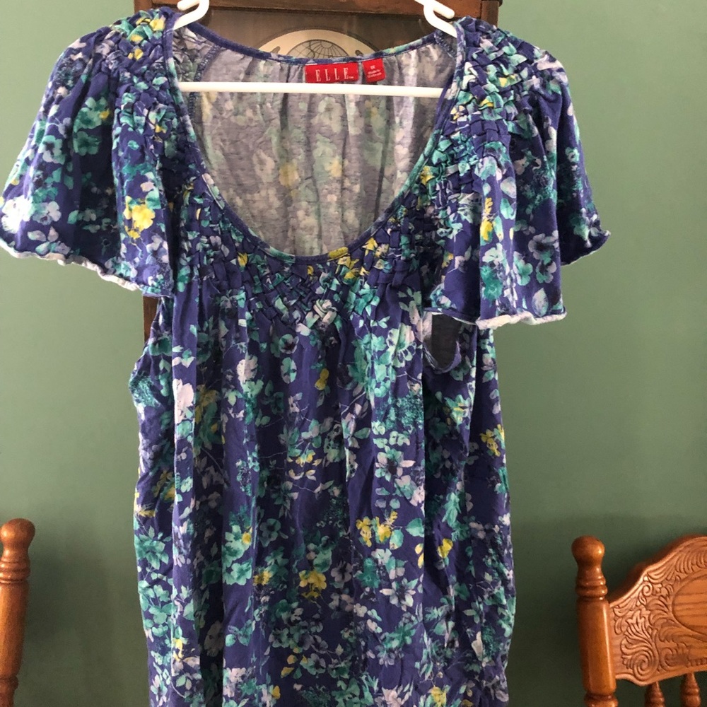 Women’s Flutter Sleeve Top